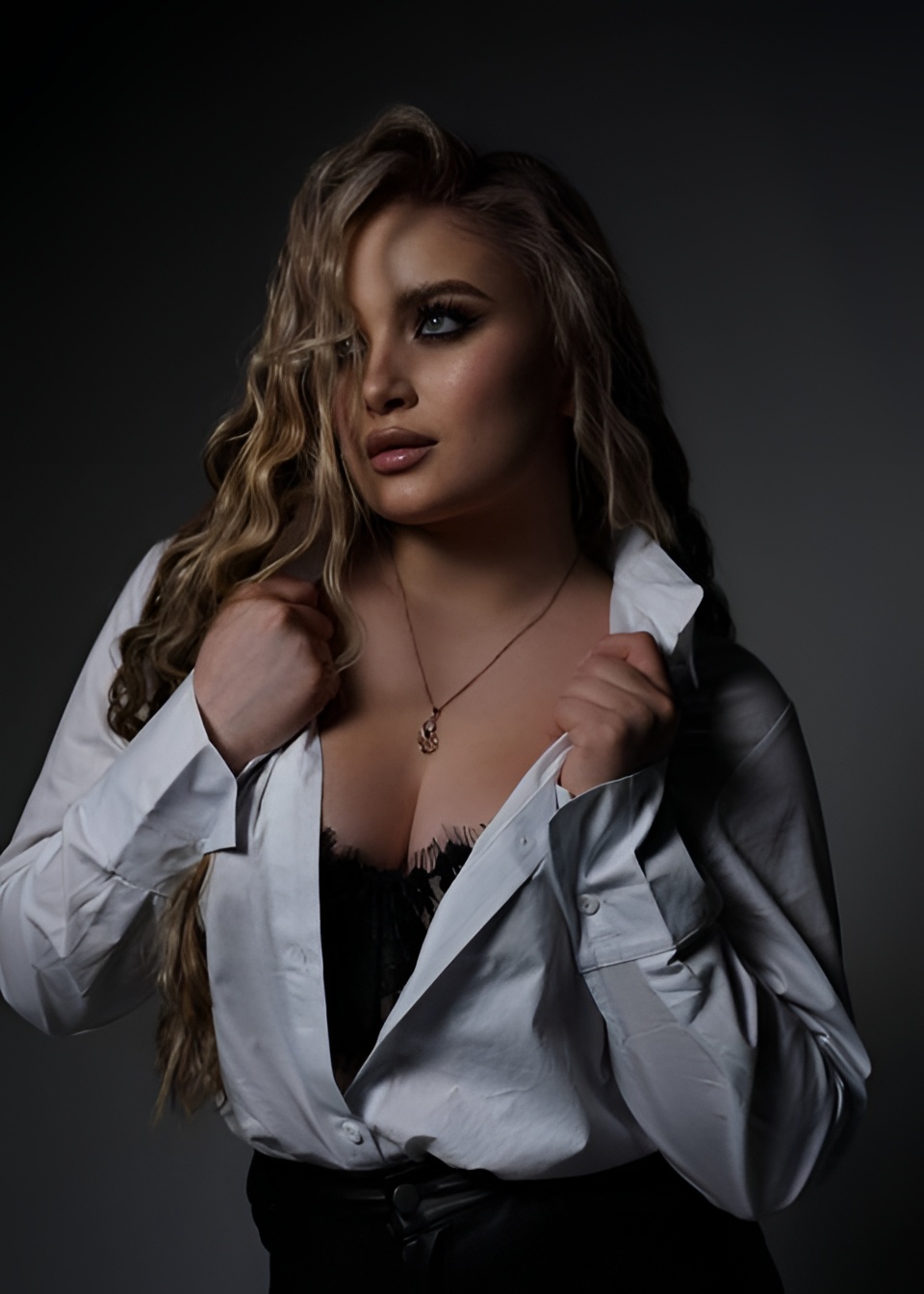 Алиса привлекательная девушка из Горно-алтайска цена от 6000 руб